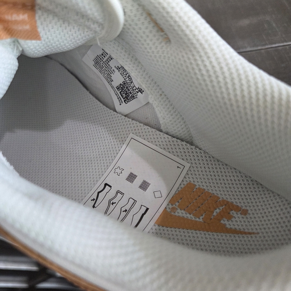 Nike Harvest Moon White And Orange Sneakers View 4